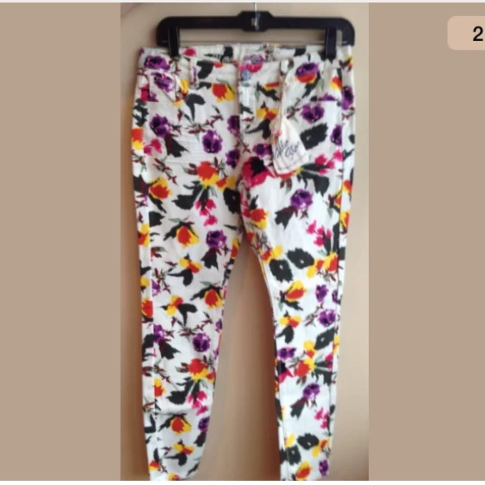 Vanilla star floral jeans - Picture 2 of 3